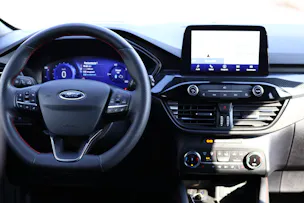 Ford Kuga 2.5 Hybrid ST-Line X * HEAD-UP DISPLAY * PACK FAHRASSISTENZ * PACK WINTER *