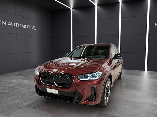 BMW iX3 E-Motor MFK 13.07.2026 Attraktiven Leasingzinssatz ab 0,9 % bei Abschluss einer BMW Fahrzeugversicherung.