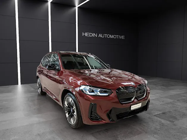 BMW iX3 E-Motor MFK 13.07.2026 Attraktiven Leasingzinssatz ab 0,9 % bei Abschluss einer BMW Fahrzeugversicherung.