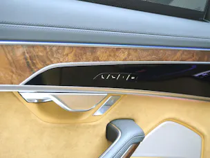 Audi A8 60 TFSI e quattro tiptronic LWB