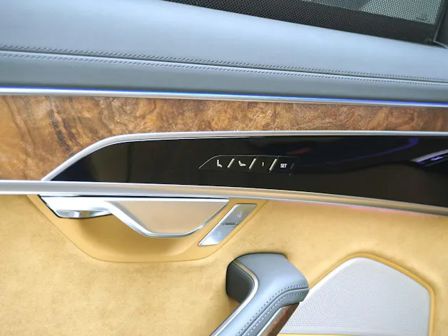 Audi A8 60 TFSI e quattro tiptronic LWB