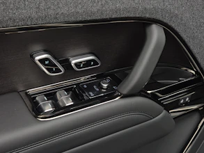 https://vehicle.imgix.net/4355446/c6477d71-00a2-4fc8-9055-f6af8204216a.jpg