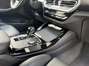 https://vehicle.imgix.net/4355541/be46a1d9-899e-4dc2-b7a9-482a4f12ccd5.jpg