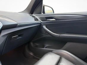 https://vehicle.imgix.net/4355541/dd775ae2-3a29-4a21-92ac-1b4b005e5c3a.jpg