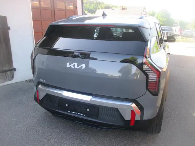 Kia EV3 81 kWh Earth