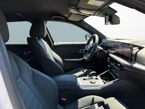 https://vehicle.imgix.net/4355741/b1f7b781-0e99-47fb-9155-605e69d8f1ec.jpg