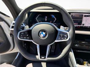 https://vehicle.imgix.net/4355741/c4b74276-518b-4cb0-ac57-319cb5b56efe.jpg