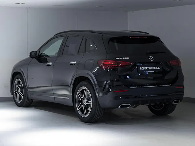 Mercedes-Benz GLA 200 "Night Star"