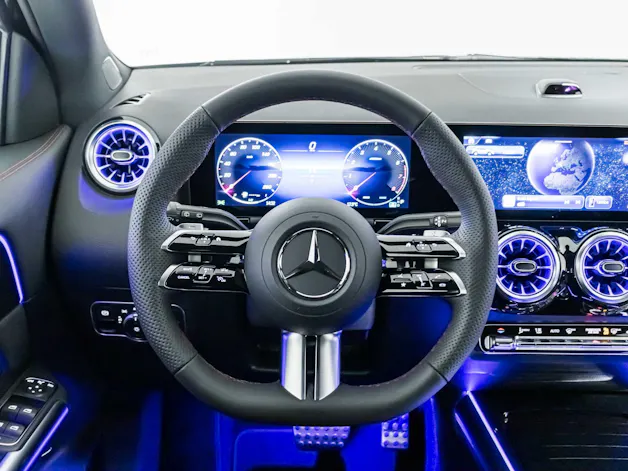 Mercedes-Benz GLA 200 "Night Star"