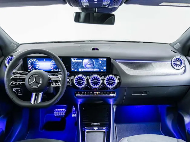 Mercedes-Benz GLA 200 "Night Star"
