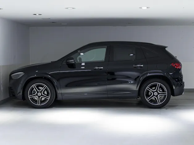 Mercedes-Benz GLA 200 "Night Star"