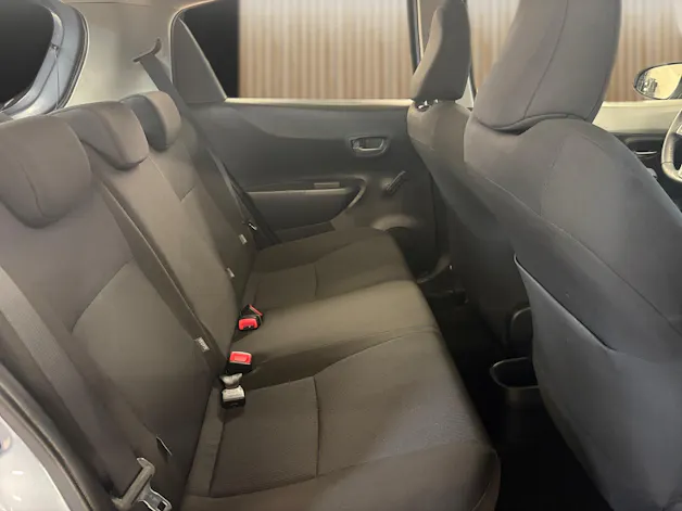 Toyota Yaris 1.5 VVT-i HSD Luna