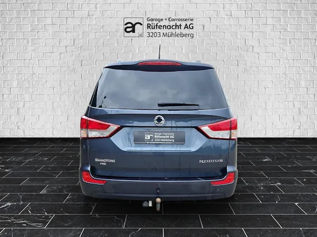 SsangYong Rodius SV 220 e-XDi 4WD Turismo
