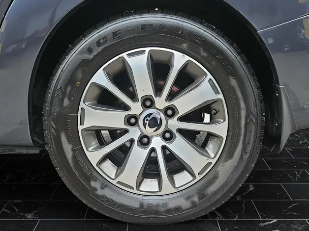 SsangYong Rodius SV 220 e-XDi 4WD Turismo