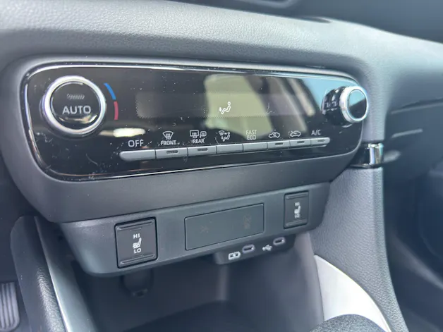 Mazda 2 Hybrid Prime-line