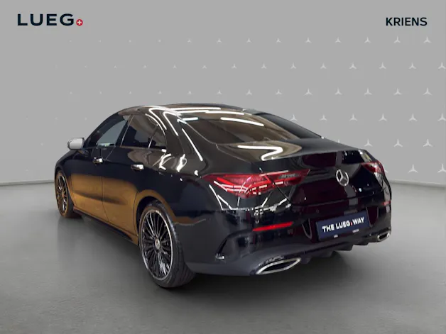 Mercedes-Benz CLA 200 - AMG / DISTRONIC / Rückfahrkamera / Panorama-Dach / Soundsystem