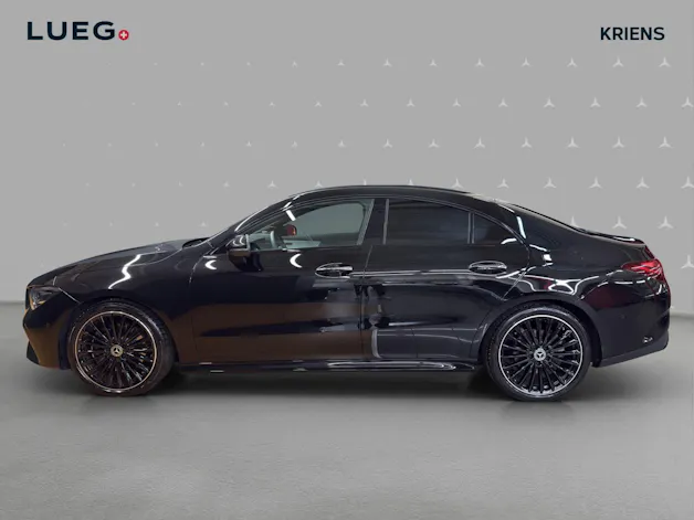Mercedes-Benz CLA 200 - AMG / DISTRONIC / Rückfahrkamera / Panorama-Dach / Soundsystem