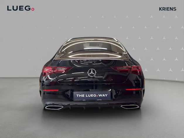 Mercedes-Benz CLA 200 - AMG / DISTRONIC / Rückfahrkamera / Panorama-Dach / Soundsystem