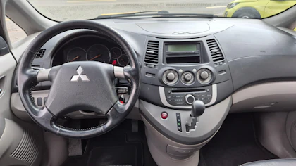 MITSUBISHI GRANDIS 6