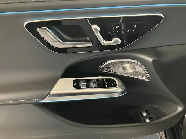 MERCEDES-BENZ E 300 e AMG Line 4MATIC
