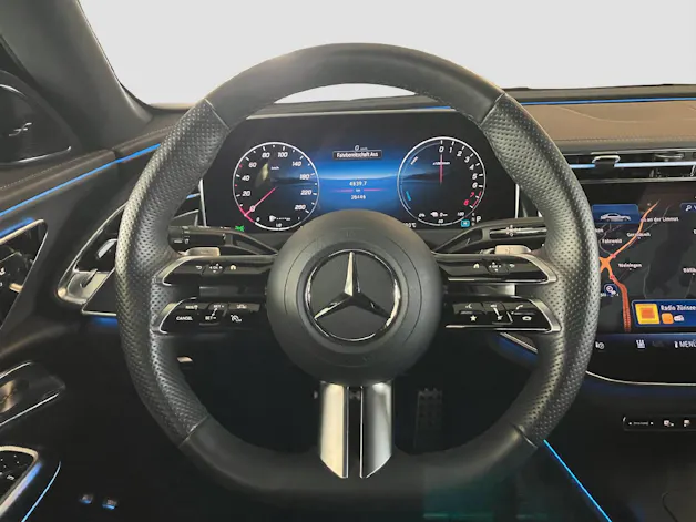 MERCEDES-BENZ E 300 e AMG Line 4MATIC