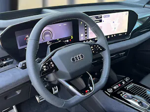 Audi Q6 e-tron quattro Daytonagrau Perleffekt