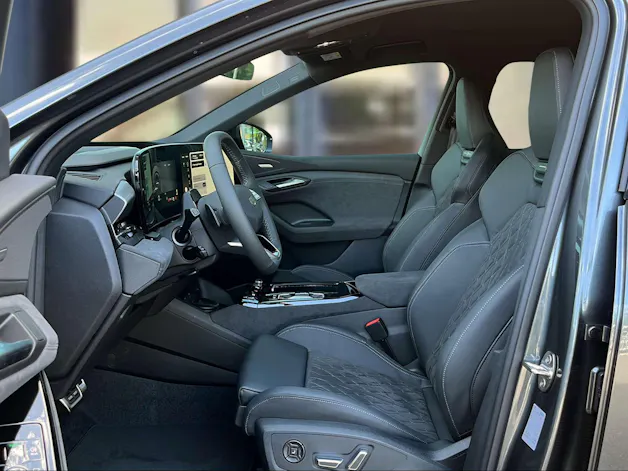Audi Q6 e-tron quattro Daytonagrau Perleffekt