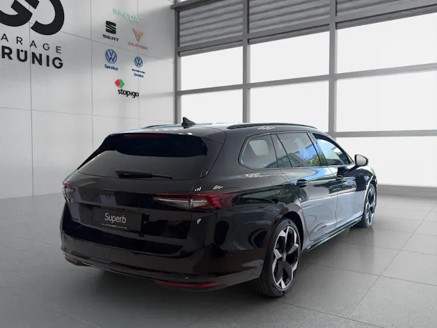 Škoda Superb Combi 2.0 TDi Sportline 4x4 DSG