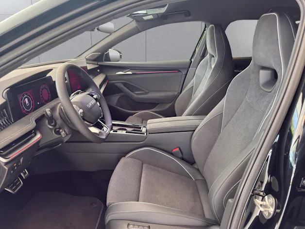 Škoda Superb Combi 2.0 TDi Sportline 4x4 DSG