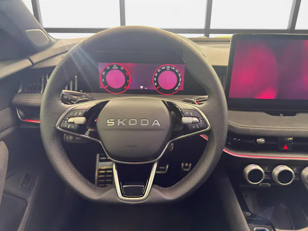 Škoda Superb Combi 2.0 TDi Sportline 4x4 DSG