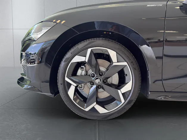 Škoda Superb Combi 2.0 TDi Sportline 4x4 DSG