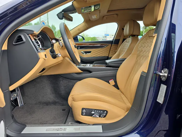 Bentley Flying Spur 6.0 W12 First Edition