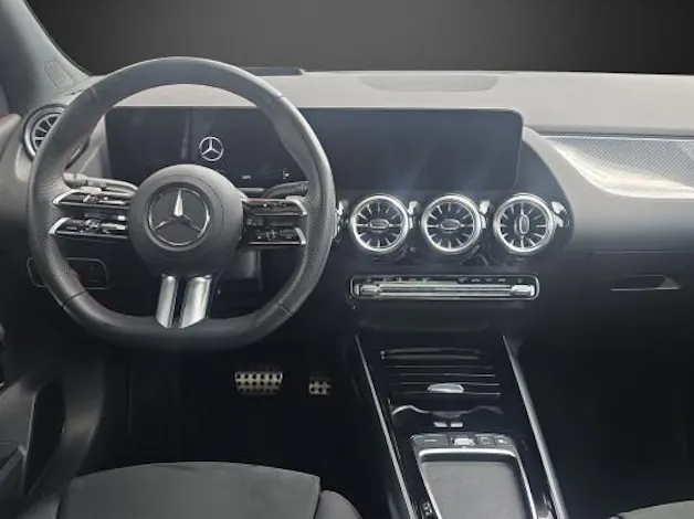 Mercedes-Benz GLA 220 4Matic 8G-DCT