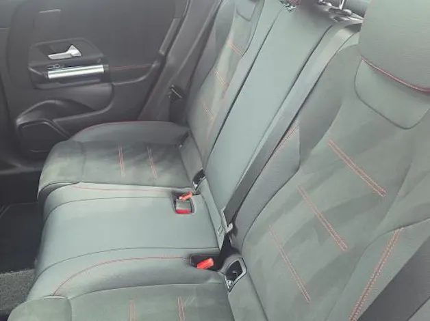 Mercedes-Benz GLA 220 4Matic 8G-DCT