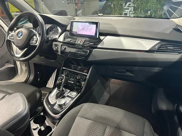 BMW 218d xDrive Gran Tourer Steptronic Essential Edition