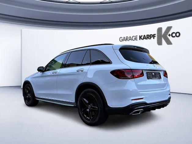 MERCEDES-BENZ GLC 200 AMG Line 4Matic 9G-Tronic