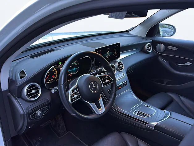 MERCEDES-BENZ GLC 200 AMG Line 4Matic 9G-Tronic