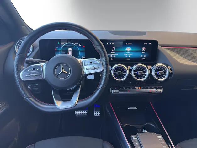 MERCEDES-BENZ GLA 220d AMG Line 4Matic