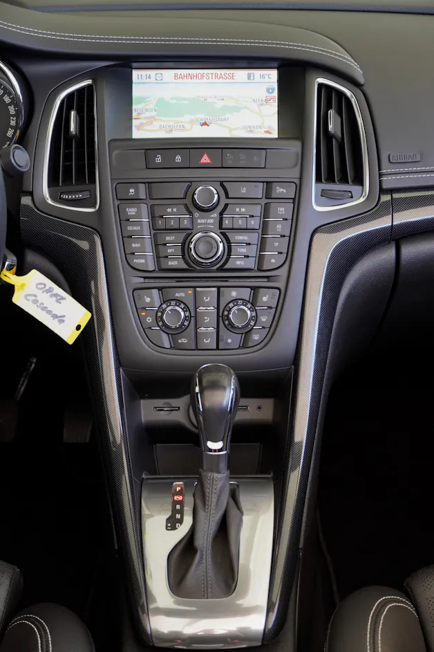 Opel Cascada 1.6i 16V Cosmo Automat