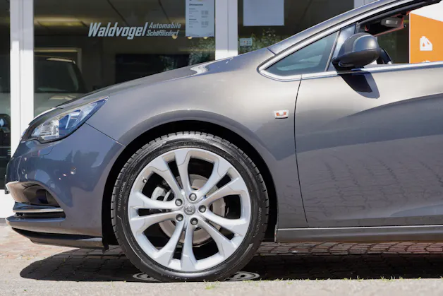 Opel Cascada 1.6i 16V Cosmo Automat