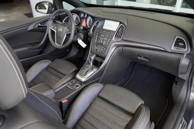 Opel Cascada 1.6i 16V Cosmo Automat