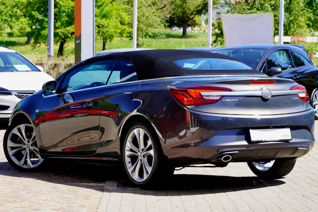 Opel Cascada 1.6i 16V Cosmo Automat