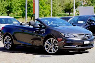 Opel Cascada 1.6i 16V Cosmo Automat