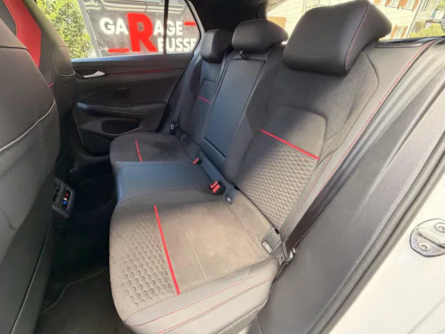 VW Golf GTI CLUBSPORT *** VOLLAUSSTATTUNG MIT AKRAPOVIC AUSPUFFANLAGE ***