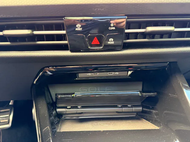 VW Golf GTI CLUBSPORT *** VOLLAUSSTATTUNG MIT AKRAPOVIC AUSPUFFANLAGE ***