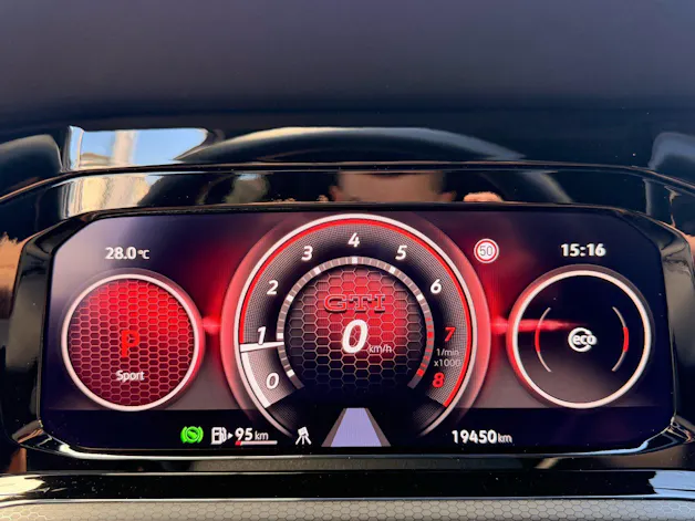 VW Golf GTI CLUBSPORT *** VOLLAUSSTATTUNG MIT AKRAPOVIC AUSPUFFANLAGE ***
