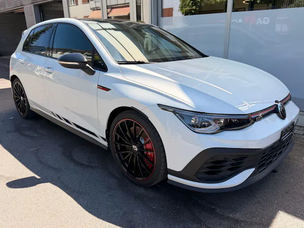 VW Golf GTI CLUBSPORT *** VOLLAUSSTATTUNG MIT AKRAPOVIC AUSPUFFANLAGE ***