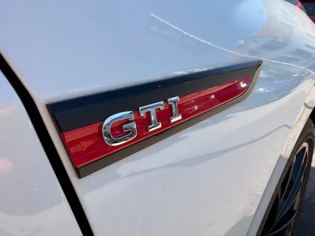 VW Golf GTI CLUBSPORT *** VOLLAUSSTATTUNG MIT AKRAPOVIC AUSPUFFANLAGE ***