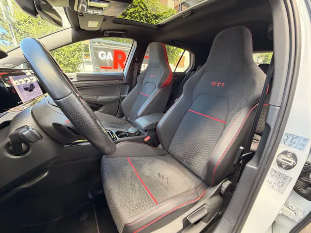 VW Golf GTI CLUBSPORT *** VOLLAUSSTATTUNG MIT AKRAPOVIC AUSPUFFANLAGE ***