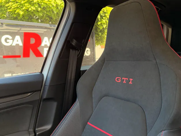 VW Golf GTI CLUBSPORT *** VOLLAUSSTATTUNG MIT AKRAPOVIC AUSPUFFANLAGE ***